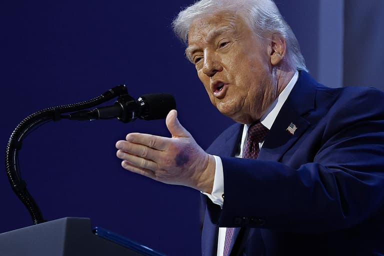 Doctor says Trump is exhibiting ‘all the signs of dementia’ as he lists five symptoms
