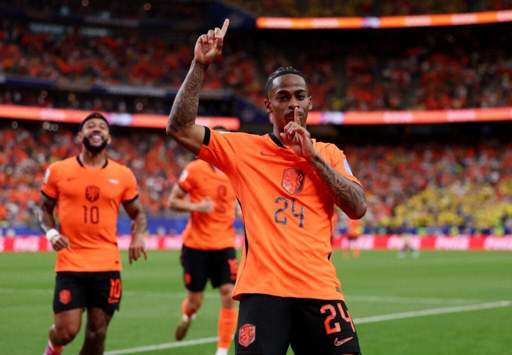 Why is Auld Lang Syne played whenever the Netherlands score a goal at the World Cup?