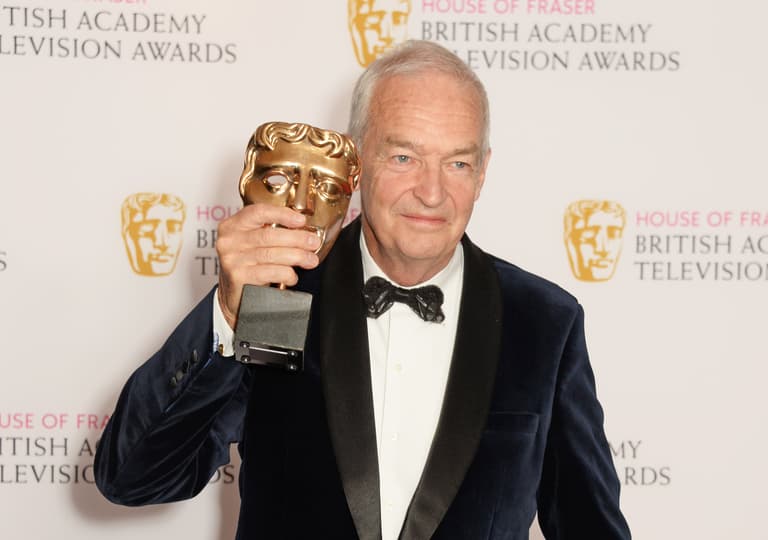 Early signs of Alzheimer’s disease as Jon Snow reveals diagnosis Early signs of Alzheimer’s disease as Jon Snow reveals diagnosis