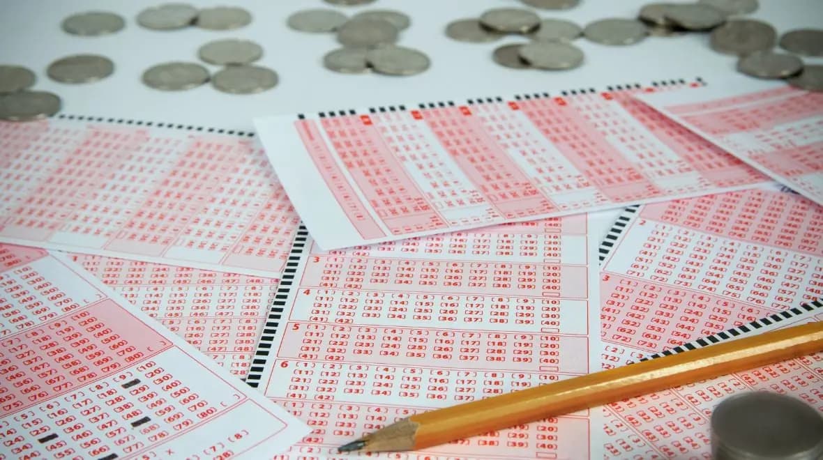 Tonight’s £69m EuroMillions jackpot has players rushing to this £9 ticket deal