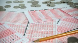 Tonight’s £69m EuroMillions jackpot has players rushing to this £9 ticket deal
