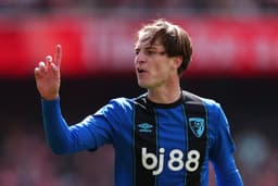 Chelsea look to hijack Manchester United’s plans with approach for £80m target