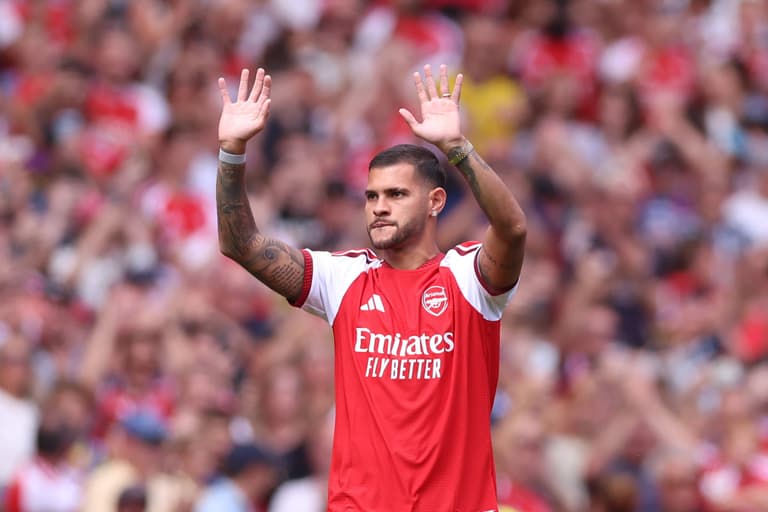 Guimaraes completes £75m Arsenal move from Newcastle