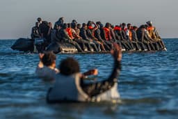 Channel Crossing Record: 230 Migrants in a Single Small Boat