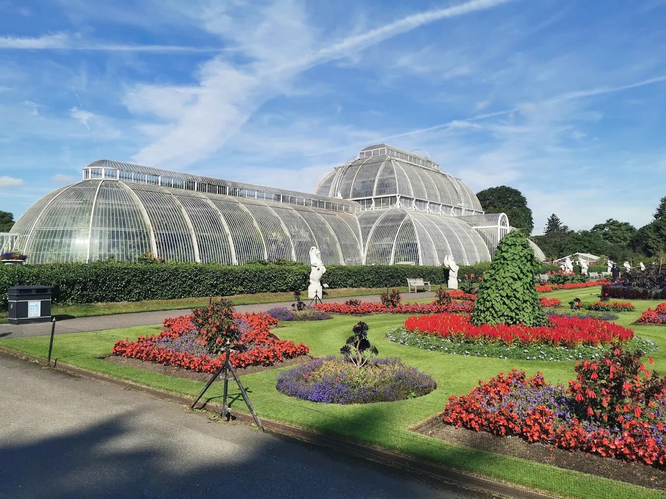 UK records hottest day of the year as Kew Gardens hits 38.1C