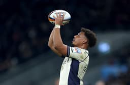 Gabriel Oghre signs new contract extension at Bristol