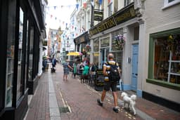 English mayors are considering to introduce a tourism tax, following other major destinations