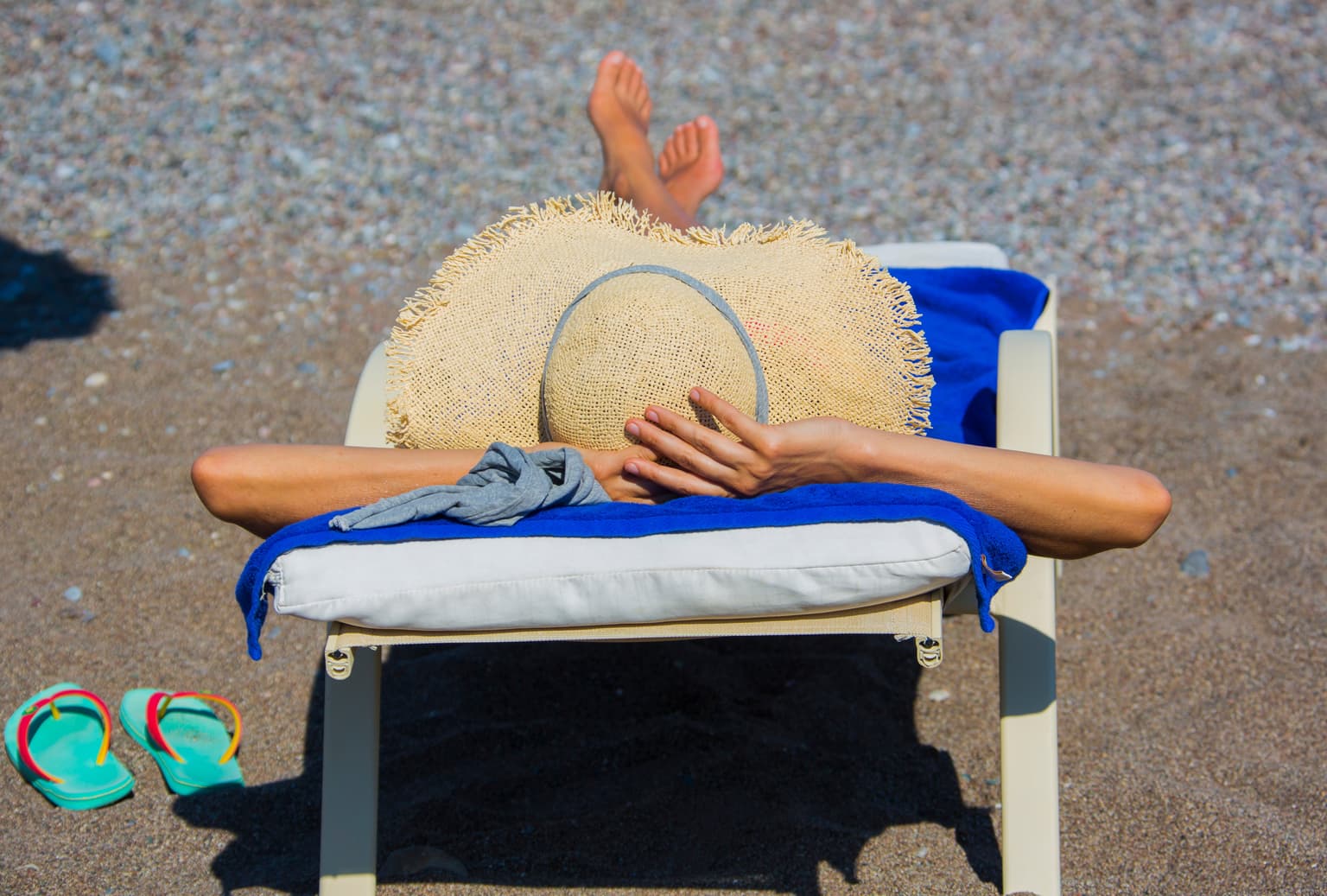 What happens to unused annual leave at the end of the year?
