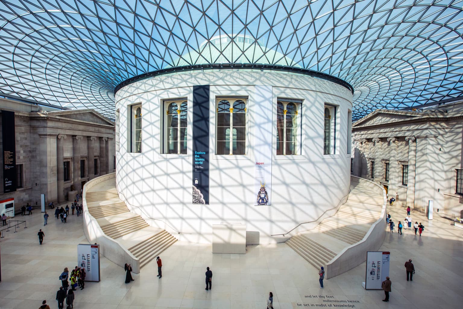 British Museum under fire after priceless 300-year-old Chinese artefact mysteriously falls and smashes