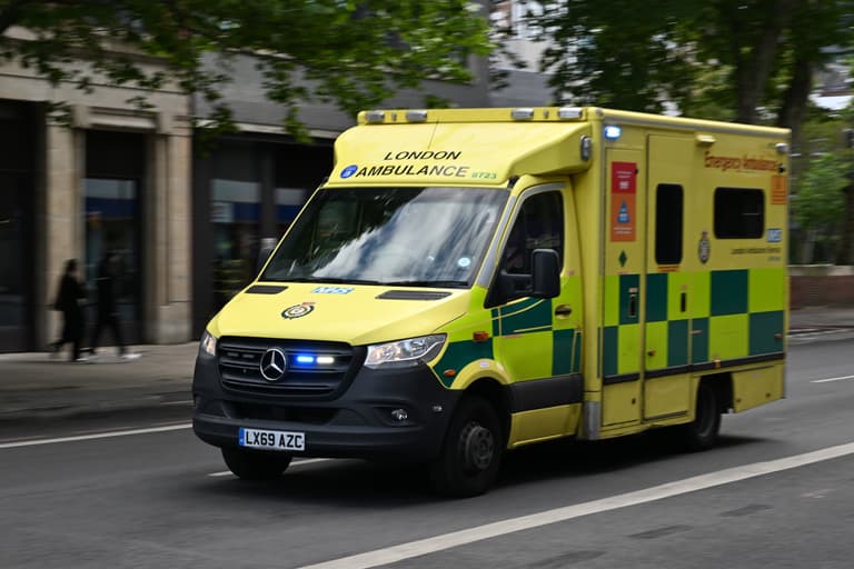 Pensioner sepsis death: Coroner warns over unmonitored transfer