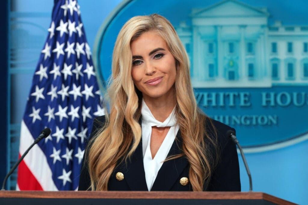 Trump’s new press secretary gives bizarre answer when asked if she’s a qualified lawyer