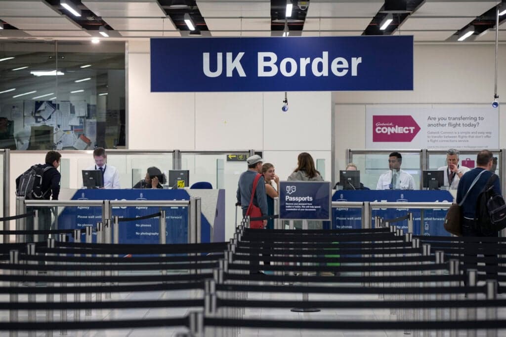Contactless border tech ends passport scans at UK airports
