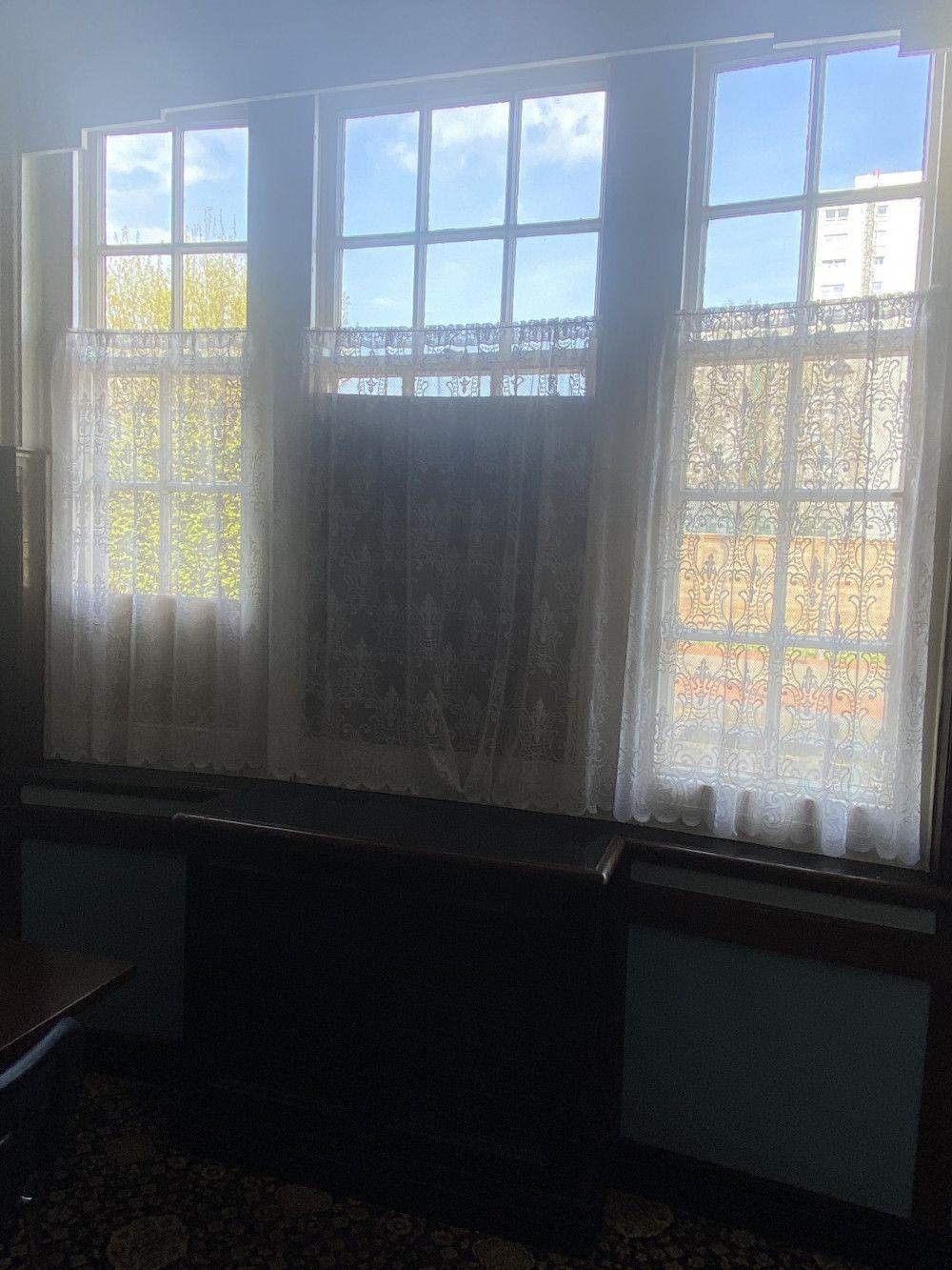 Brick thrown through window of pub at centre of golli*** doll controversy