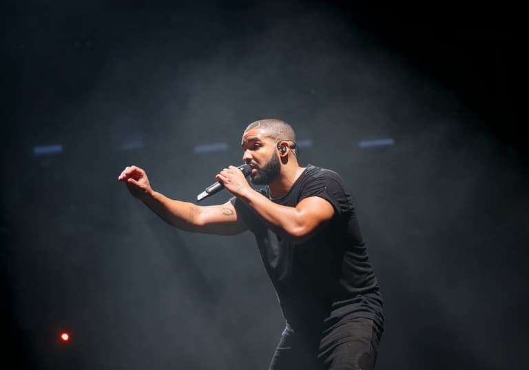 So Drake stole the Scary Hours cover art? So Drake stole the Scary Hours cover art?