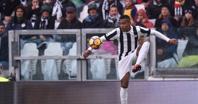 Manchester United set to step up chase for Alex Sandro but face competition from Chelsea Manchester United set to step up chase for Alex Sandro but face competition from Chelsea