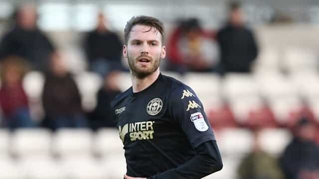 Four Premier League clubs interested in former Manchester United midfielder Four Premier League clubs interested in former Manchester United midfielder