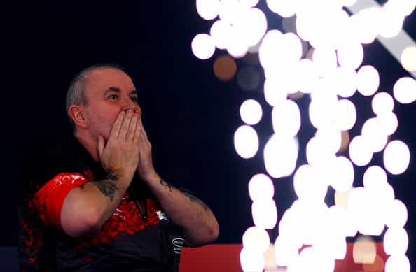 World Darts Championship newcomer Rob Cross demolishes Phil ‘The Power’ Taylor World Darts Championship newcomer Rob Cross demolishes Phil ‘The Power’ Taylor