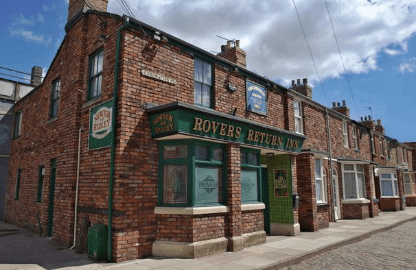 Corrie star accidentally revealed massive spoiler on live TV Corrie star accidentally revealed massive spoiler on live TV