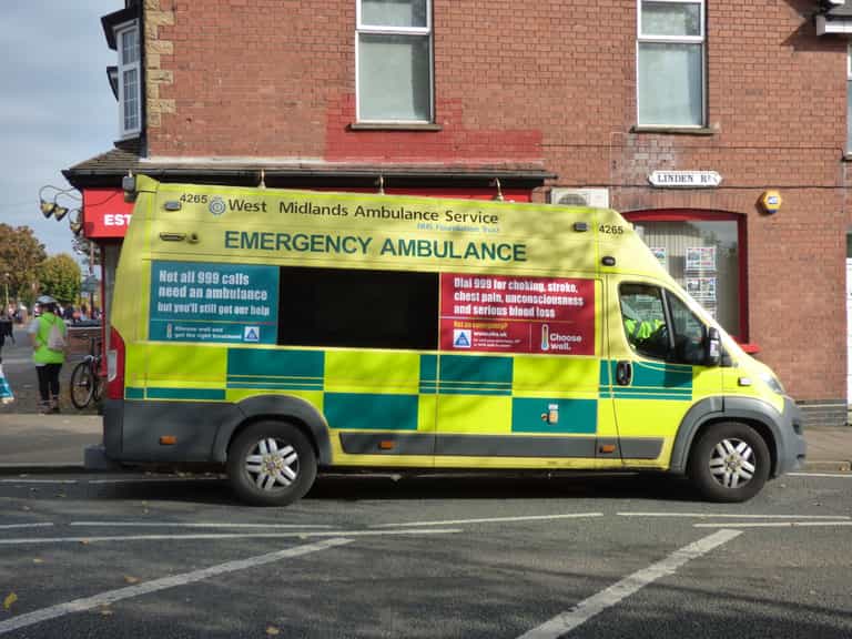 Woman arrested over abusive ‘I couldn’t give a sh*t’ note left on ambulance responding to 999 call Woman arrested over abusive ‘I couldn’t give a sh*t’ note left on ambulance responding to 999 call
