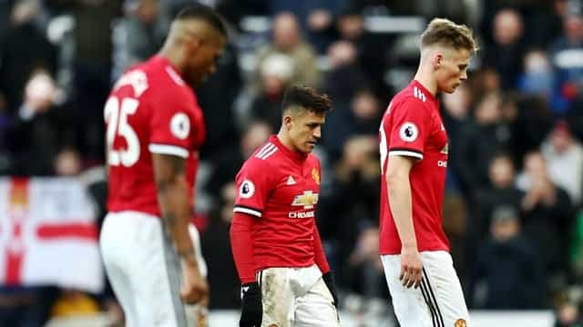 Manchester United players “hold discussions” over problem position Manchester United players “hold discussions” over problem position
