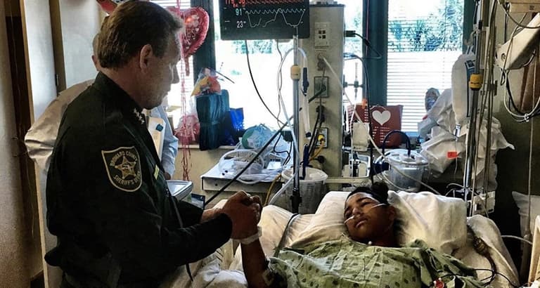 ‘Hero’ teenager shot five times protecting his classmates from the Florida shooter ‘Hero’ teenager shot five times protecting his classmates from the Florida shooter