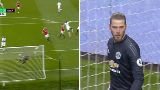 David de Gea does it again with ridiculous save against Swansea David de Gea does it again with ridiculous save against Swansea