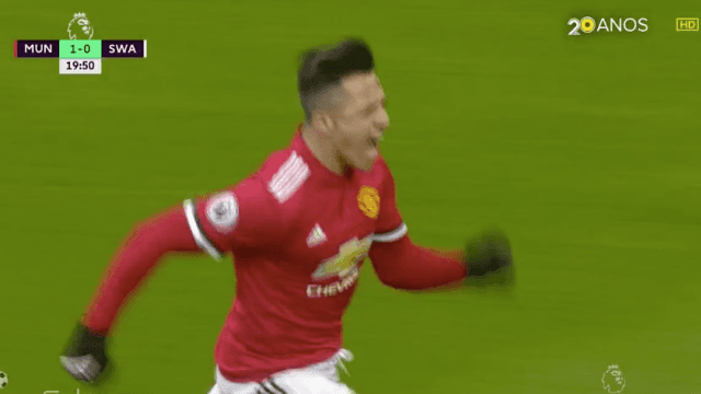 Manchester United fans are loving Alexis Sánchez’s celebration after his goal against Swansea Manchester United fans are loving Alexis Sánchez’s celebration after his goal against Swansea