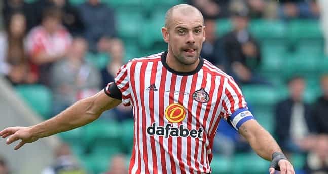 Former Man United and Everton midfielder Darron Gibson reportedly involved in car crash Former Man United and Everton midfielder Darron Gibson reportedly involved in car crash