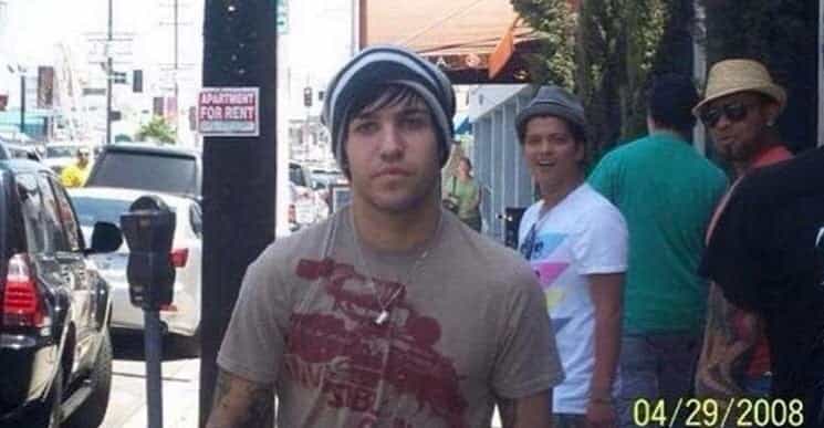 Ranking every reaction in the iconic Bruno Mars and Pete Wentz photograph Ranking every reaction in the iconic Bruno Mars and Pete Wentz photograph