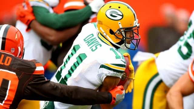 NFL player arrested after making a joke at airport counter NFL player arrested after making a joke at airport counter