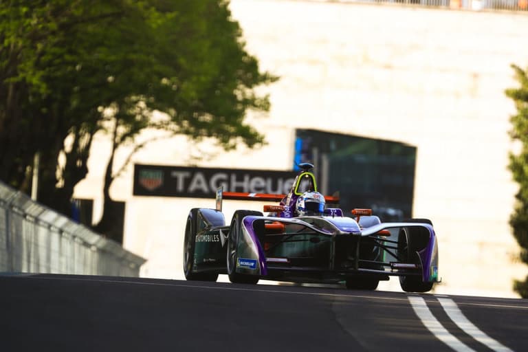 Britain’s Sam Bird seals victory in thrilling finish to the inaugural Rome E-Prix Britain’s Sam Bird seals victory in thrilling finish to the inaugural Rome E-Prix