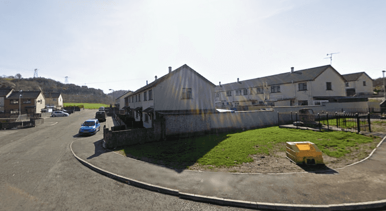 Houses evacuated in Northern Ireland over “viable” explosive device Houses evacuated in Northern Ireland over “viable” explosive device