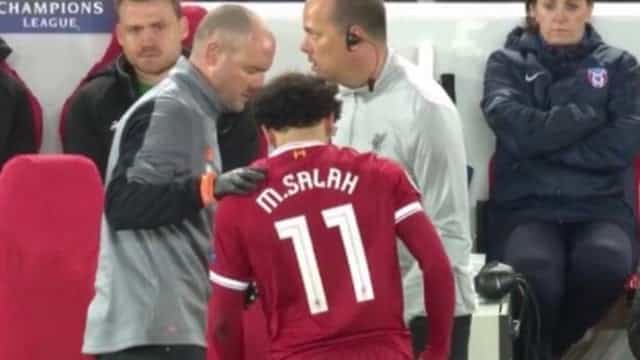Liverpool fans sent into panic mode as Mohamed Salah limps off with groin injury Liverpool fans sent into panic mode as Mohamed Salah limps off with groin injury