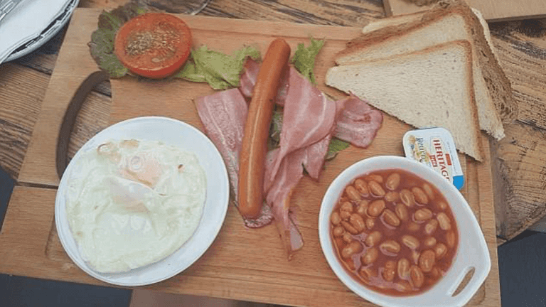 Man can’t believe the state of a ‘full English’ he got served on holiday Man can’t believe the state of a ‘full English’ he got served on holiday