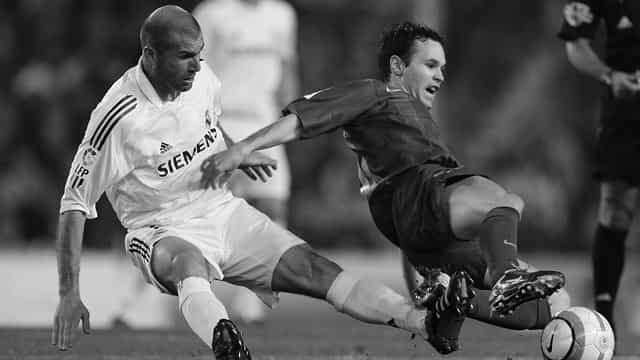 Zinedine Zidane was very determined to get a farewell hug from Andres Iniesta Zinedine Zidane was very determined to get a farewell hug from Andres Iniesta