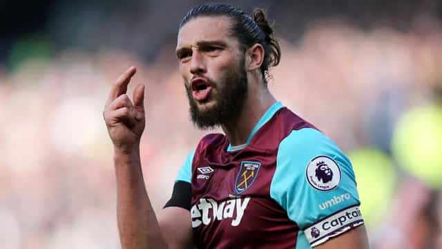 David Moyes reveals that he’s fined Andy Carroll David Moyes reveals that he’s fined Andy Carroll