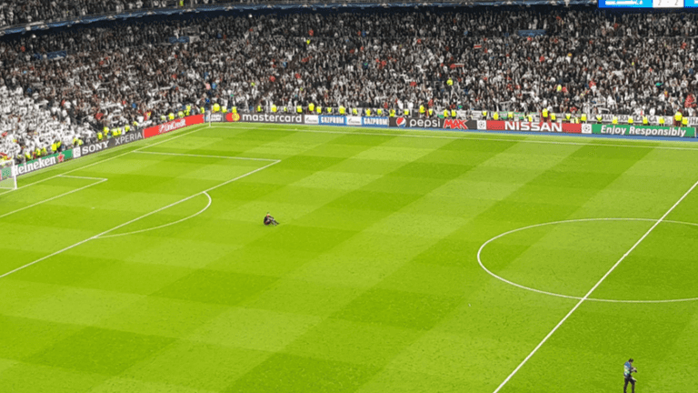 Dejected Sven Ulreich cuts desolate figure alone on pitch after Champions League exit Dejected Sven Ulreich cuts desolate figure alone on pitch after Champions League exit