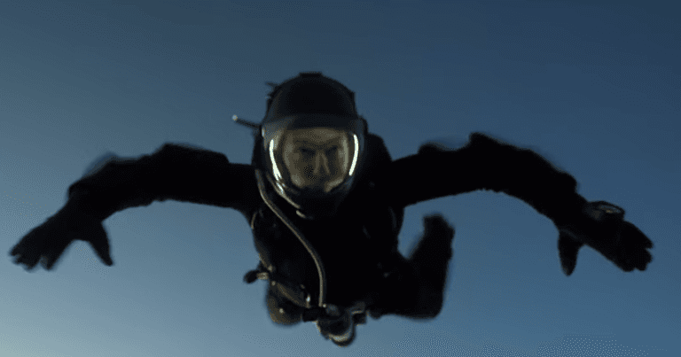 WATCH: Tom Cruise pulls off death-defying stunt while filming Mission: Impossible Fallout WATCH: Tom Cruise pulls off death-defying stunt while filming Mission: Impossible Fallout