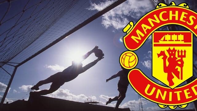 Manchester United to sign 35-year-old goalkeeper Manchester United to sign 35-year-old goalkeeper