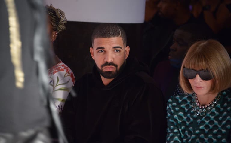 Drake finally confirms he’s a father on new album Scorpion Drake finally confirms he’s a father on new album Scorpion