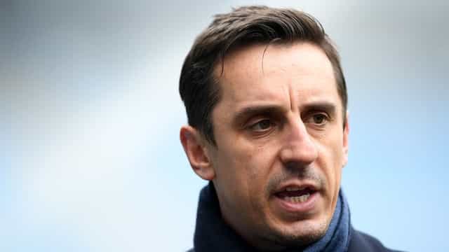Gary Neville argues with several English journalists on subject of leaked notes Gary Neville argues with several English journalists on subject of leaked notes