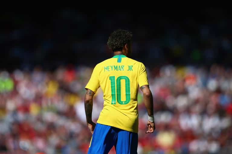 Why does everyone hate Neymar? Why does everyone hate Neymar?