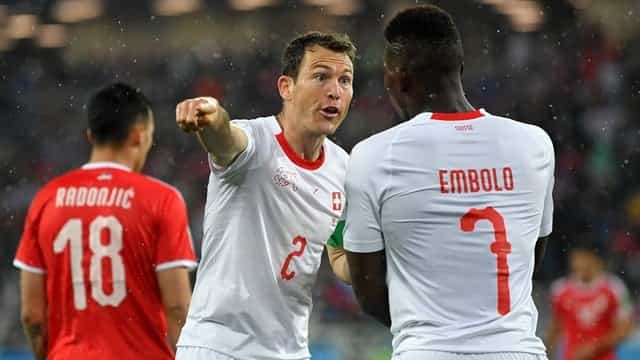 Arsenal fans loved what Stephan Lichtsteiner did to Breel Embolo late on in Swiss win Arsenal fans loved what Stephan Lichtsteiner did to Breel Embolo late on in Swiss win