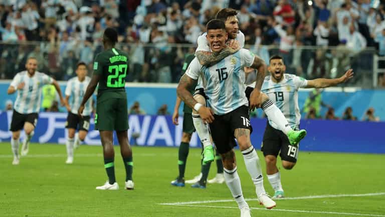 Marcos Rojo reveals what Lionel Messi said in his half-time team talk Marcos Rojo reveals what Lionel Messi said in his half-time team talk