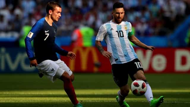 Antoine Griezmann’s brother trolls Lionel Messi and it doesn’t go down well Antoine Griezmann’s brother trolls Lionel Messi and it doesn’t go down well