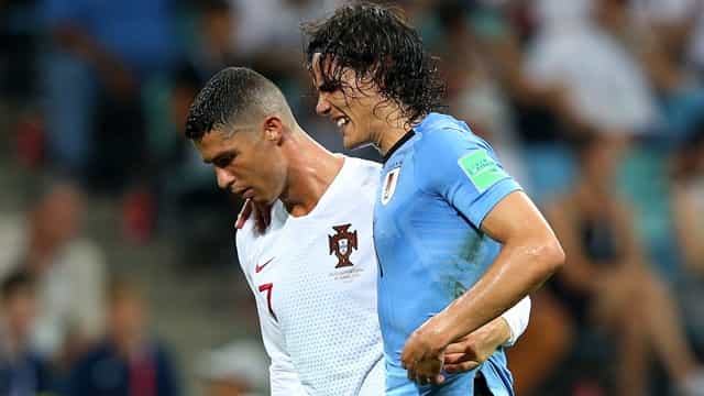 Admirable scenes as Cristiano Ronaldo helps Edinson Cavani off the pitch Admirable scenes as Cristiano Ronaldo helps Edinson Cavani off the pitch