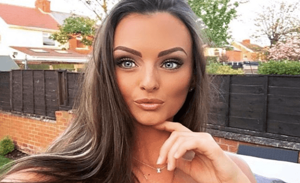 People point out scary resemblance between Kendall and another Love Island girl People point out scary resemblance between Kendall and another Love Island girl