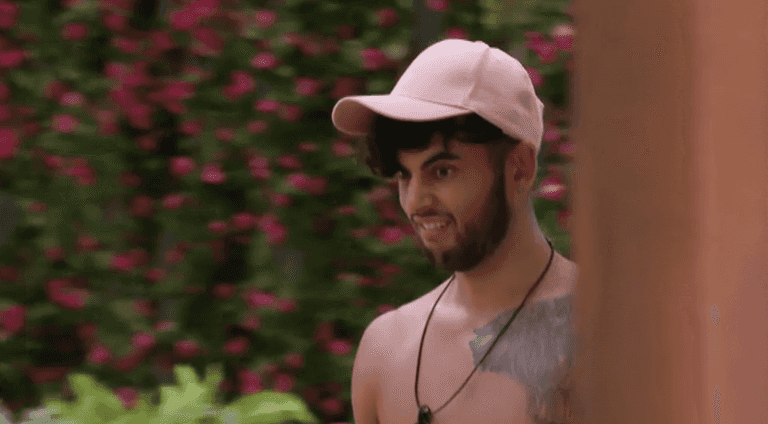 Love Island reviewed by someone who has never watched Love Island Love Island reviewed by someone who has never watched Love Island