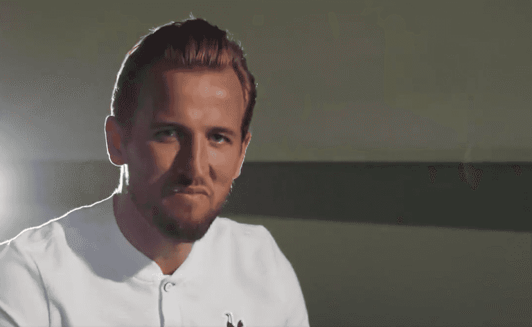 Tottenham use new stadium big screen to make Harry Kane announcement Tottenham use new stadium big screen to make Harry Kane announcement