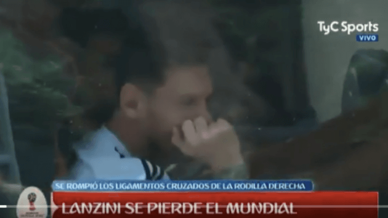 Messi and Argentina teammates are absolutely gutted about Manuel Lanzini’s injury Messi and Argentina teammates are absolutely gutted about Manuel Lanzini’s injury